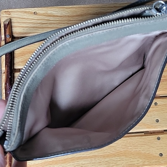 Coach - Picture 7 of 8